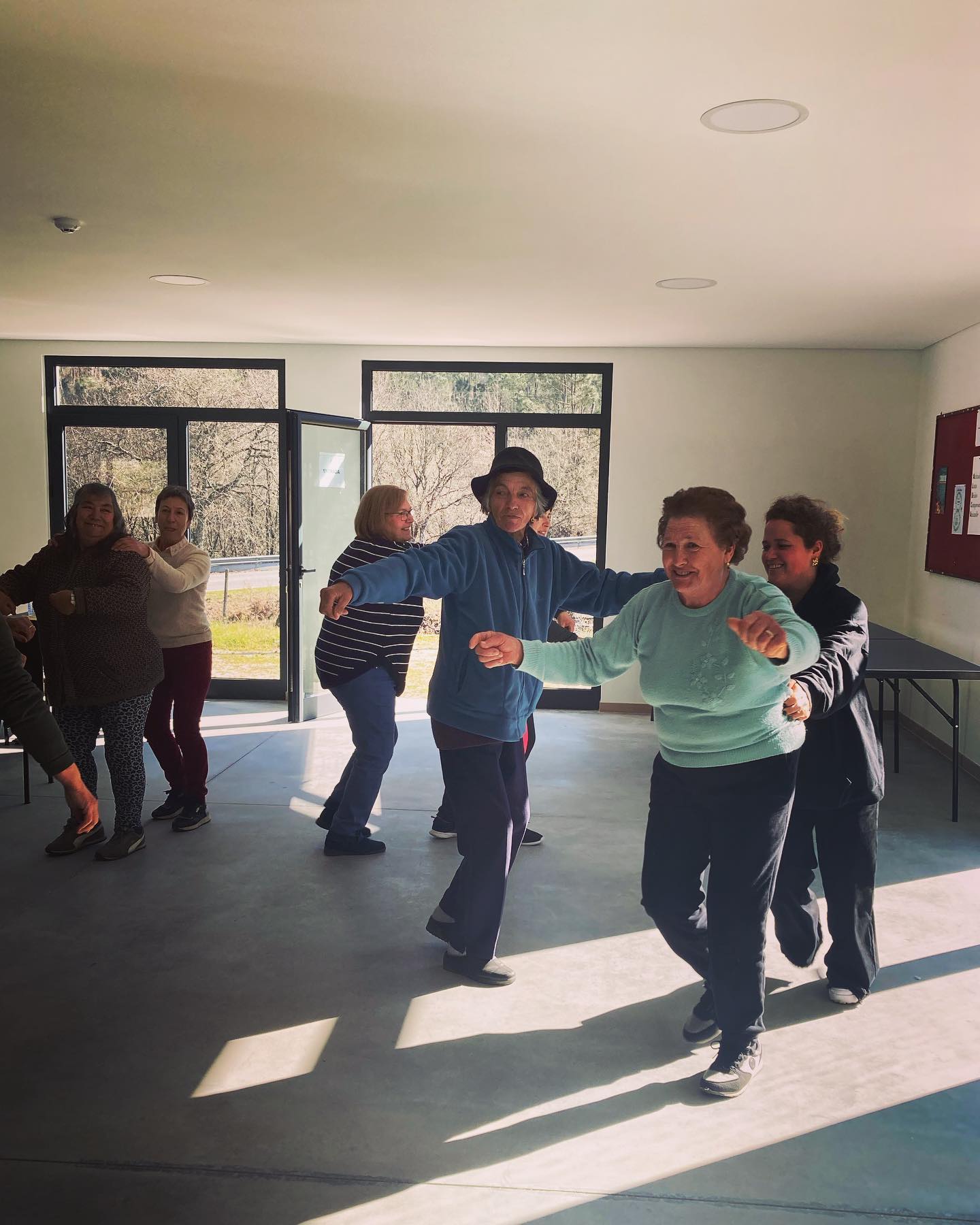 Read more about the article Velhos são os trapos – Oficina de dança