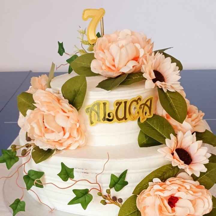 Read more about the article 𝐀𝐋𝐔𝐂𝐀 está em festa